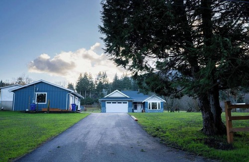 Regional District of Nanaimo House | Serene Farm Stay