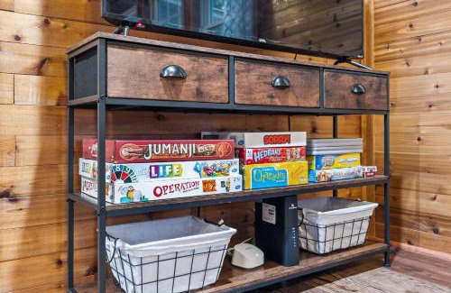 Se Ree House | Serene Lakefront Getaway for the Whole Family