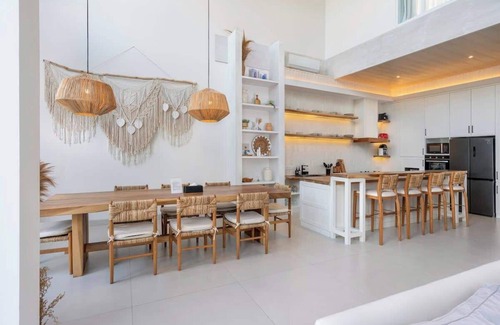 Dalung Villa | Serene Luxury Villa Near La Brisa and Echo Beach