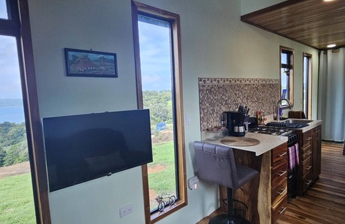 Arenal House | Serene mountain top retreat