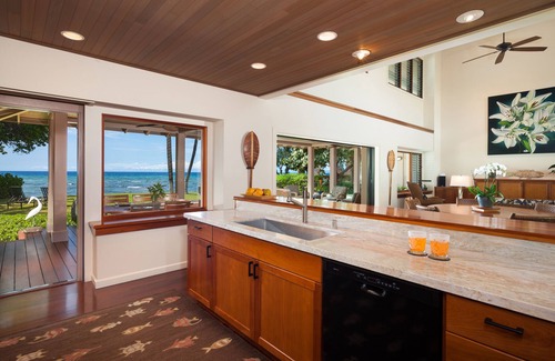 Kamuela House | Serene PUAKO BEACHFRONT estate. Available for THANKSGIVING! All Oceanview Bdrms