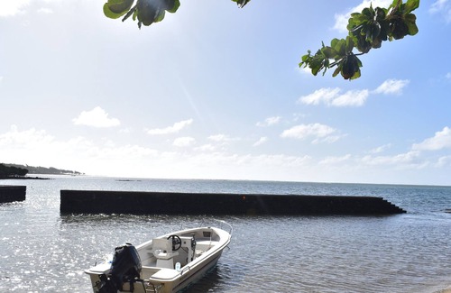 Trou d'Eau Douce Villa | Serenity Cheerful 2-Bedrooms Beachfront Villa.