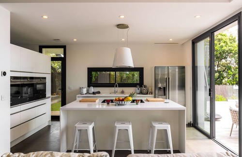 Saint-Aygulf Villa | Serenity villa with private beach access, sea view and heated pool