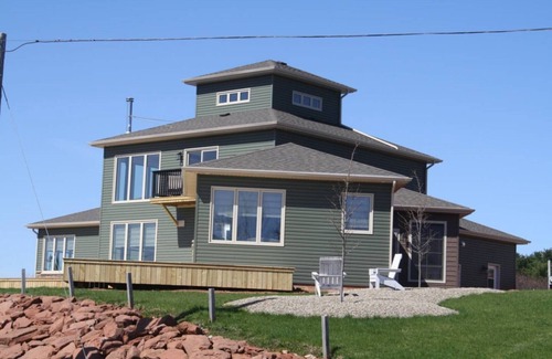 Cardigan Apartment | Serita’s Seaside Suite overlooking the Cardigan River.