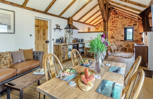 Ullapool Cottage | Set on the shores of Loch Broom, just outside the picturesque Highland fishing village of Ullapool.