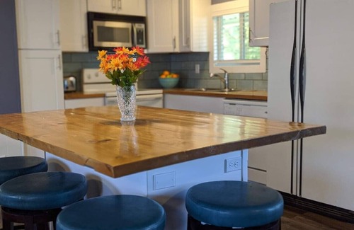 Davenport House | Seven Bays Lake Place 0.4 miles To Marina and Lake Trails