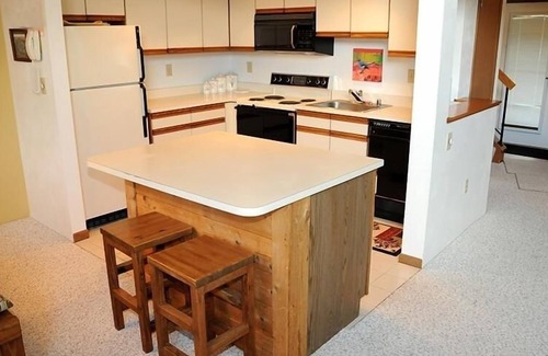 Seven Springs Condo | Seven Springs Sunridge 3 Bedroom Standard Condo, Pet Friendly! by RedAwning