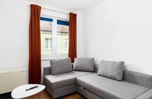 Bronowice Apartment | Sewera Cozy Nest Apartment by BookingHost
