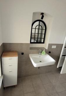 Grossrohrsdorf Apartment | Seyfarthrooms - Monteurwohnung Großröhrsdorf 3 - zentrale Lage, gute Anbindung, ideal für 2 Personen