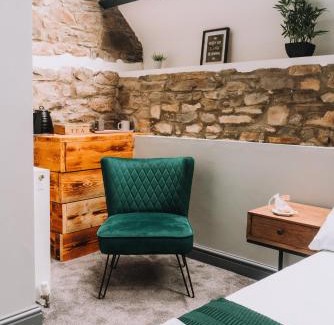 Pontneddfechan Cabin | Sgwd Gwladys Lodge