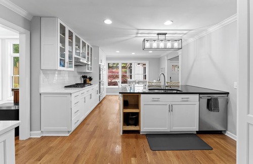 Barium Springs House | Shady Shoals - Lakefront; Quiet Cove; Huge Dock; Pool Table; Walk to State park