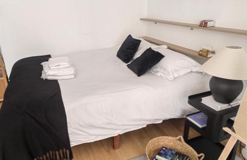 Jing'an Apartment | Shanghai Historical Art BNB with garden courtyard near Nanjing Road