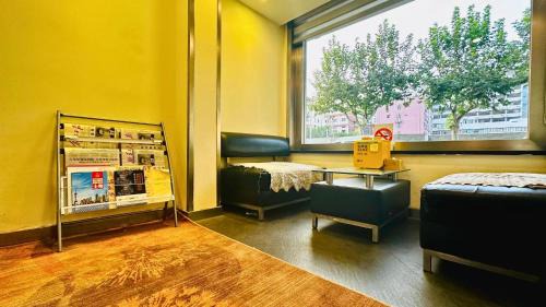 Jing'an Hotel | Shanghai Zhongan Hotel Xizang North Road Subway Station Branch