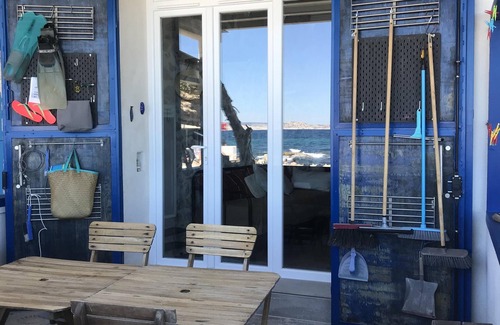 Montredon Apartment | SHED BLUE FEET IN THE WATER ON THE BEACH