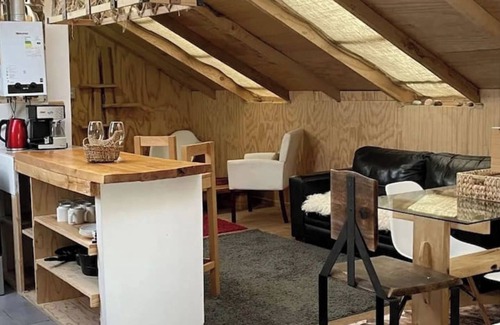 Chepu Ski Chalet | Shelter with ocean view