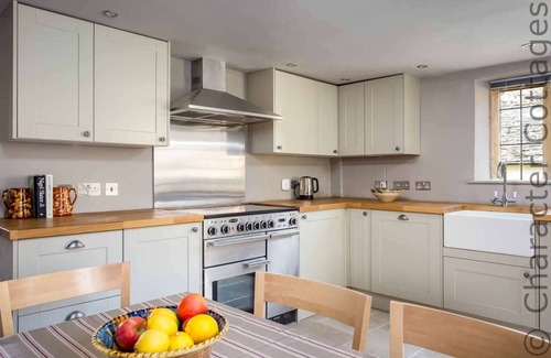 Broadwell Cottage | SHENLEY, pet friendly, character holiday cottage in Broadwell