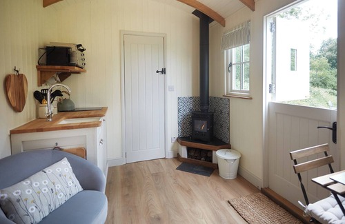 Bedford Cabin | Shepherd's Hut in Turvey, Bedfordshire
