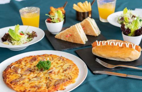 Henghe Street Hotel | Sheraton Qingyuan Lion Lake Resort