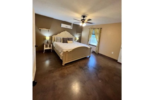 Moody House | Shophouse with a View - A QUIET Taste of Country Living