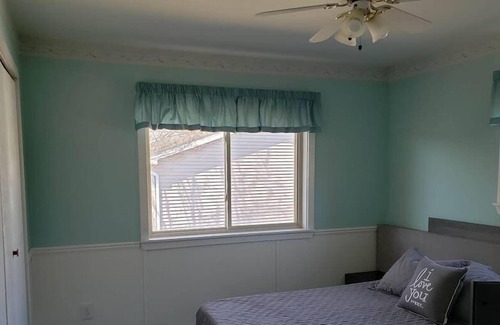 Hale House | Shorelines and sunsets