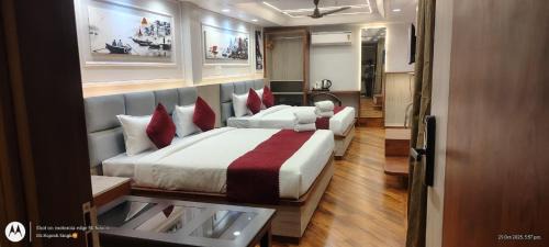 Varanasi Nagar Nigam Hotel | Shree Shanteshwar Mahadev Inn