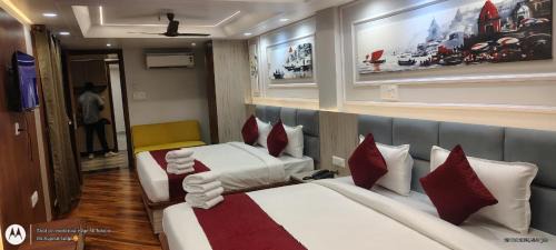 Varanasi Nagar Nigam Hotel | Shree Shanteshwar Mahadev Inn