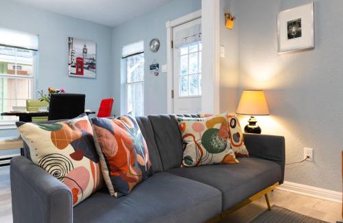 Holly House | Side by Side 2 Houses Dtwn , Pool, Walk to Eateries