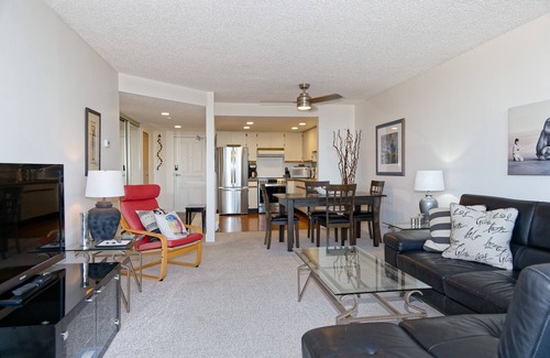 Booktown Condo | Sidney BC - Amazing Ocean-view Snowbird Seasonal - 4 Months Minimum !