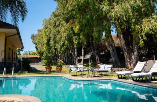 Aci Trezza Villa | Silvanae Pool Villa