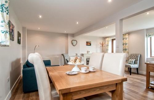 Nailsworth House | Silver Birch Lodge