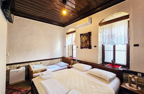 Gjirokaster House | Silver Hill Guesthouse