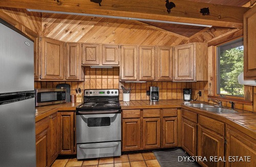 Silver Lake Cottage | Silver Lake Treehouse is one of a kind overlooking Silver Lake and sand dunes