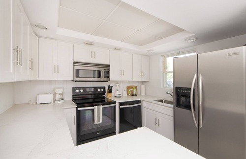 Seven Mile Beach Apartment | Silver Sands Condominiums