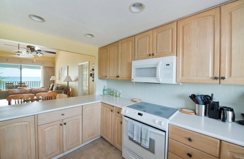 Seven Mile Beach Apartment | Silver Sands Condominiums