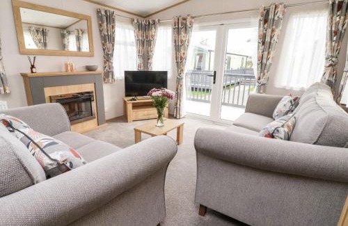 West Heslerton House | Silverdale View