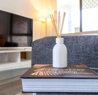 Redbank Plains House | Simple and Comfy Family Home between BNE and Ipswich