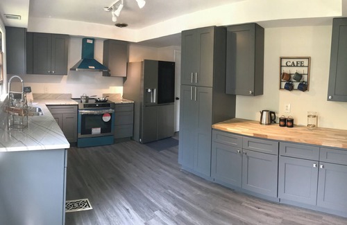 Cleveland Heights House | Simple, Chic 3-bedroom house in Cleveland Heights- Close to Cleveland Clinic