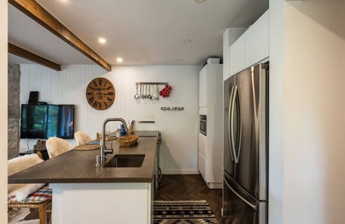 Mont-Tremblant Apartment | Simple & Luxe Condo with View