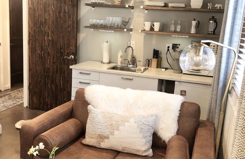 Carbondale Apartment | “Simply Comfy” Guest Suite, Private Entrance - Skiing, Hiking, Fishing, Biking.