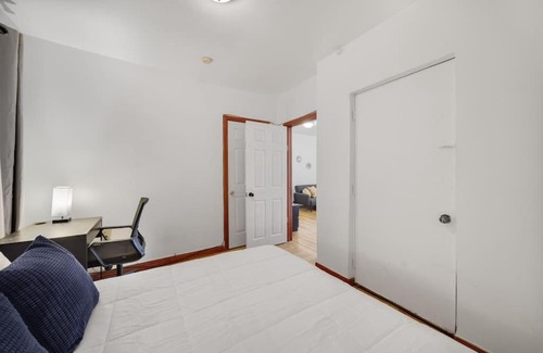 Harrison Lenox Apartment | Simply Furnished 3br1bth In The South End