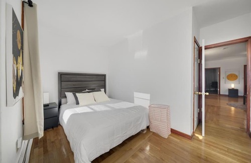 Harrison Lenox Apartment | Simply Furnished 3br1bth In The South End