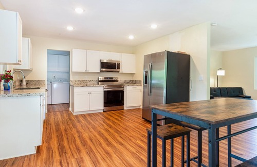 Kapoho House | Single-level, dog-friendly home with a full kitchen, washer/dryer, patio