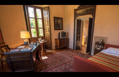 Madonna dell'Olmo Apartment | Single Room in Villa - Camera del Conte