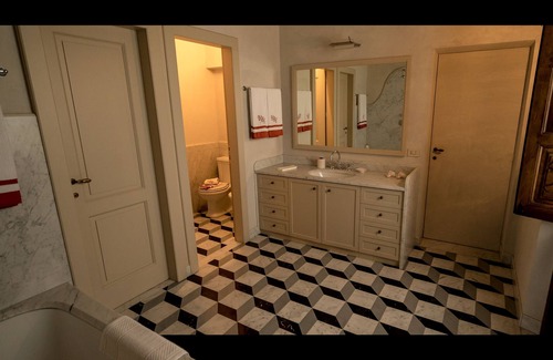 Madonna dell'Olmo Apartment | Single Room in Villa - Camera del Conte