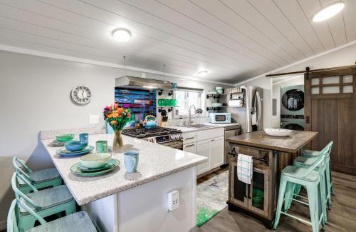 Grawn House | Sip and Hike! Autumn Escape 12 Mi to Traverse City