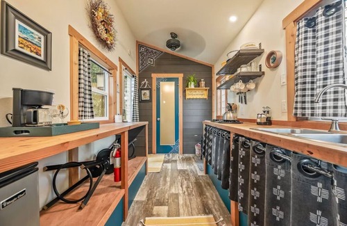 Sherwood Apartment | Sip and Stay Here! Close to Oregon Wineries - Unique Northwest Vacation Rentals