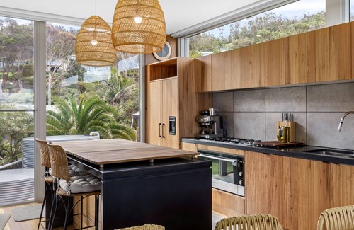 Separation Creek House | Six Degrees - Across the road from the Separation Creek beach