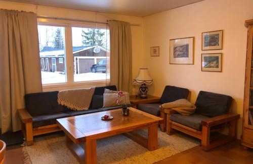 Fransta Apartment | Sjönära lägenghet på landet