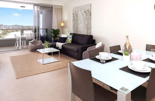 Fortitude Valley Apartment | SK2 · Riverfire Views 3br ✮ Huge Balcony+2xC`Park+11ppl