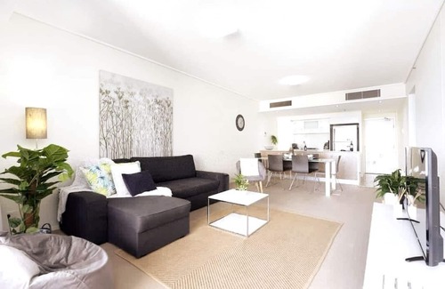 Fortitude Valley Apartment | SK2 · Riverfire Views 3br ✮ Huge Balcony+2xC`Park+11ppl